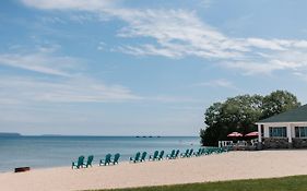 Breakers Resort - Lakeside